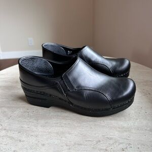 Dansko Phoebe Professional Classic Black Leather Clogs